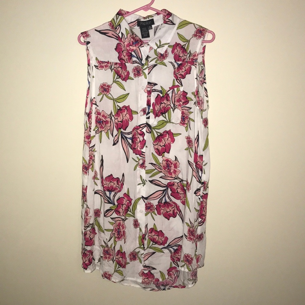 Sleeveless button down blouse
